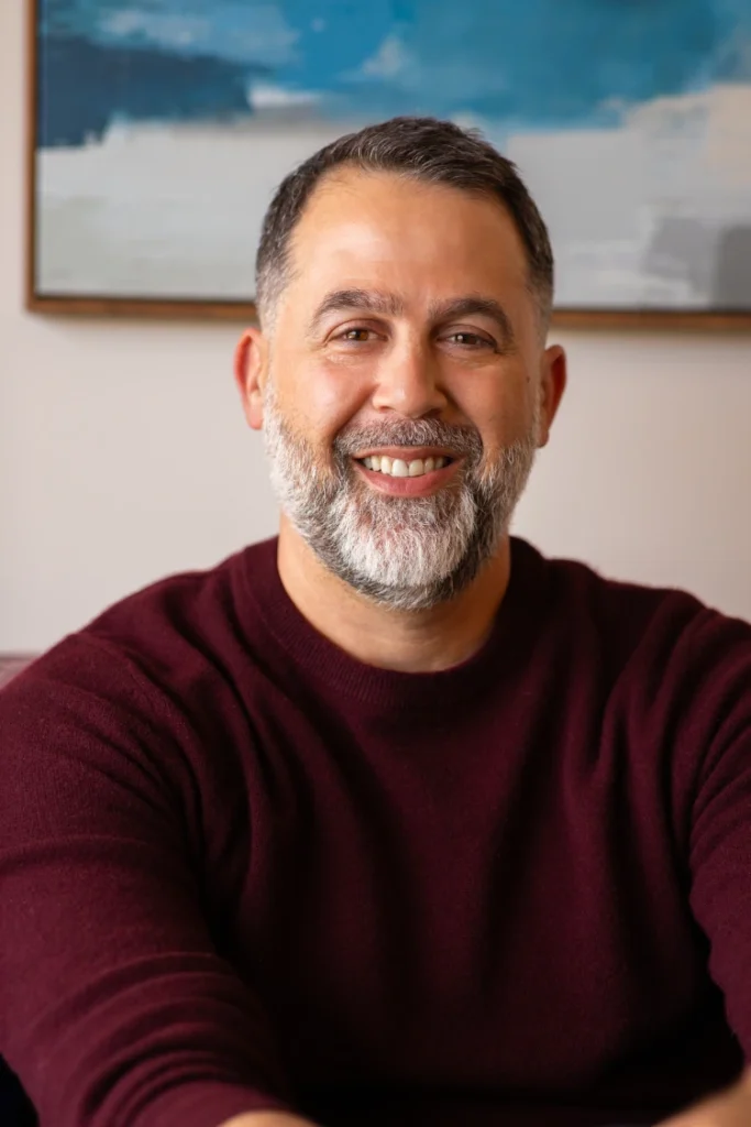Avi Criden, licensed therapist at DC Metro Therapy specialising in insomnia, chronic pain, and men's mental health